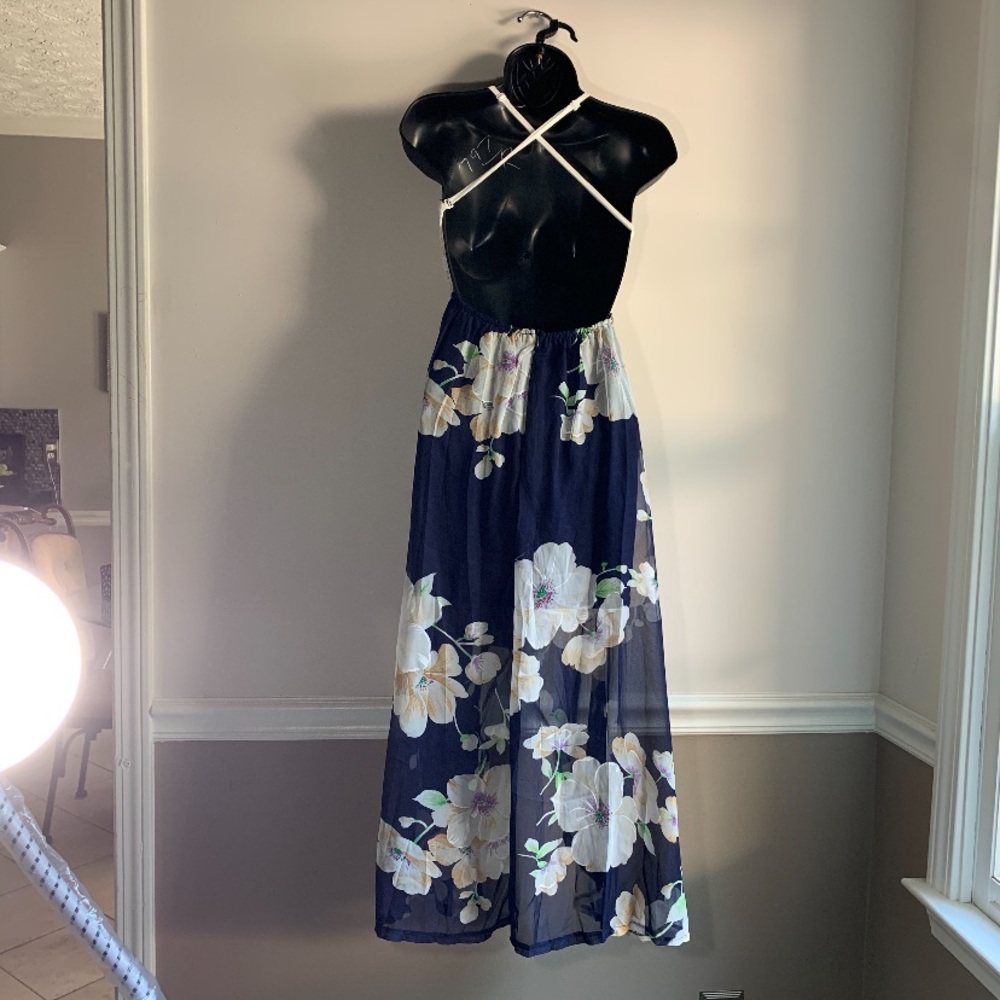 Dress - Picture 4 of 6